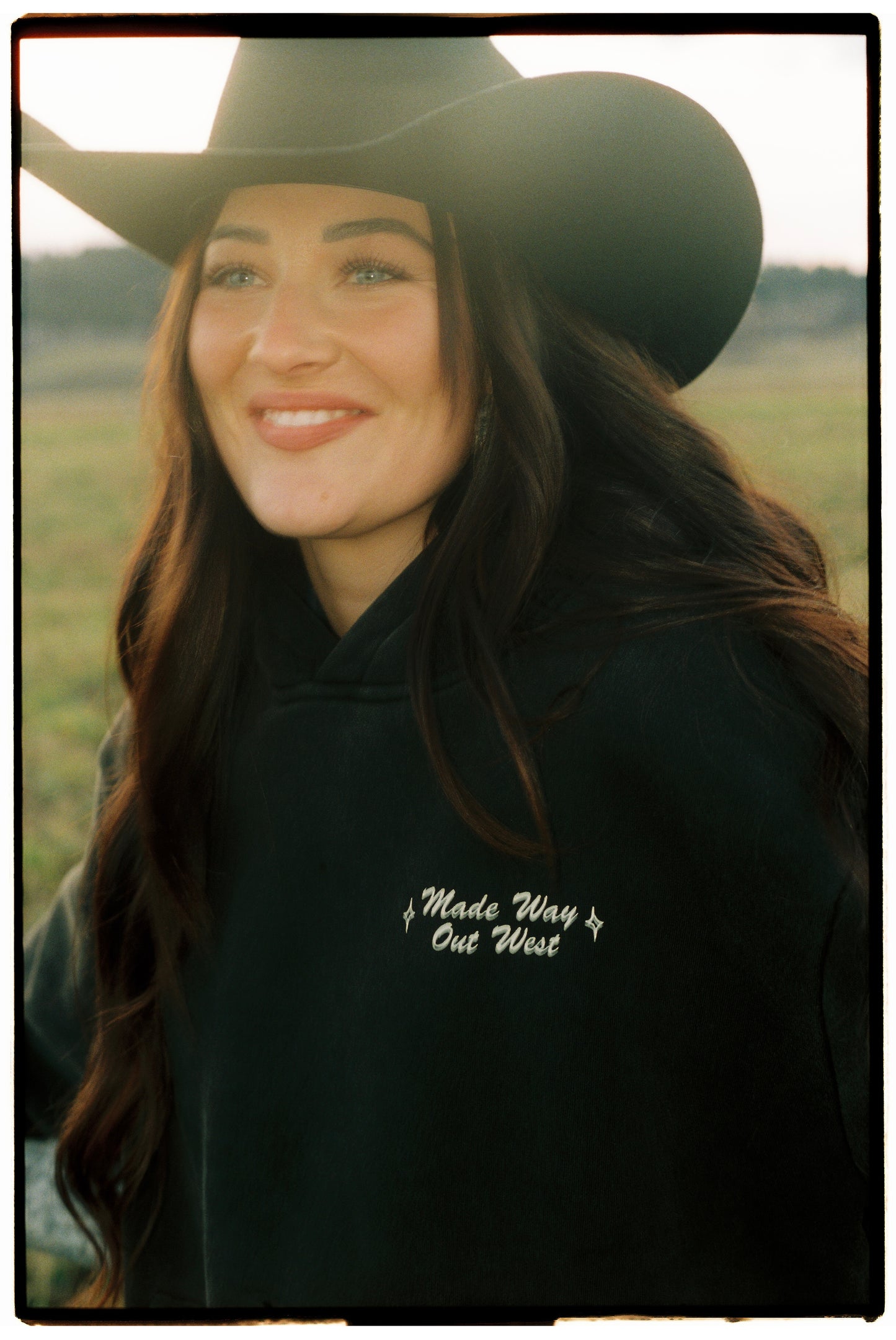 The Roundup Fleece Cropped Hoodie - Washed Black