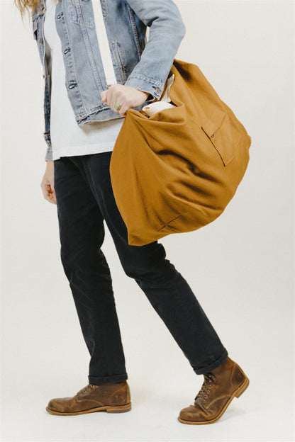 The Big Weekender Bag - in Frontier Brown